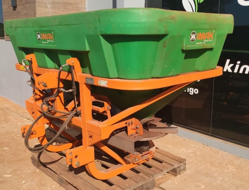 Distribuidor de fertilizantes IMAK Modelo DF 1300