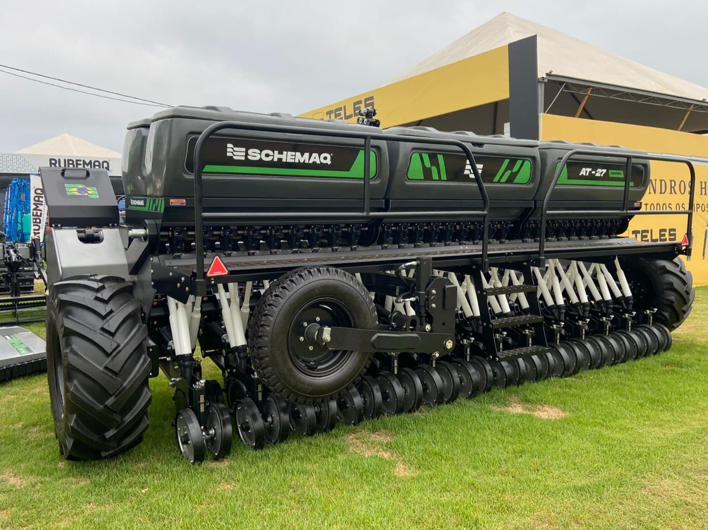 Semeadeiras de Inverno de 12 a 29 linhas novas e com garantia de fabrica - Preço Imbatível - 2